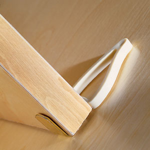metal shelf bracket with plastic shelf lock; what to look for