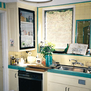 retro kitchen; before