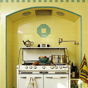 updated retro kitchen; reconditioned O'Keefe & Merritt stove
