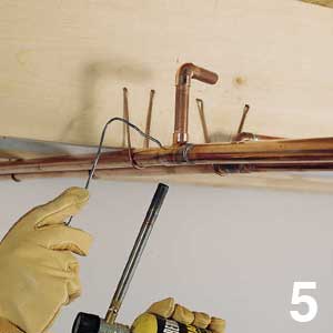 Repairing a sweaty toilet
