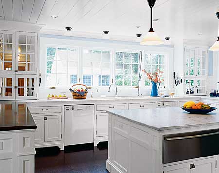 Custom kitchen renovaton with modern amenities