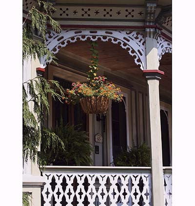 http://img2.timeinc.net/toh/i/g/0107_gingerbread/victorian-trim-01.jpg