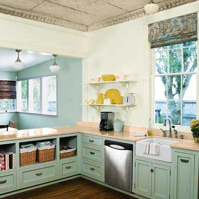 干净的淡蓝色厨房