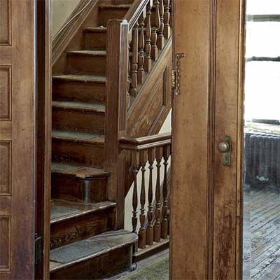 Space-Saving Stairway