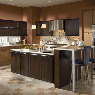 Kraftmaid Cabinets Online on Cabinets With Two Different Finishes From Kraftmaid