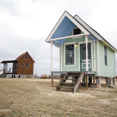 tiny houses in Texas made from reclaimed materials