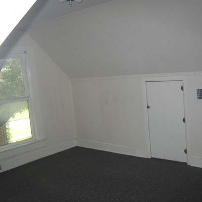 Remodelingbedroom on How To Renovate An Attic Into A Bedroom   Ehow Com