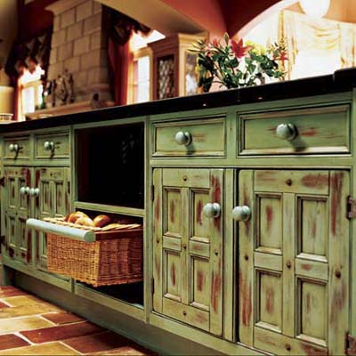  Paint Kitchen Cabinets on Kitchen Cabinet Distressed