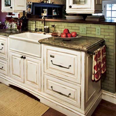 Kitchen Cabinet Ideas on Antiqued   Kitchen Cabinet Painting Guide   Photos   Kitchen Cabinets