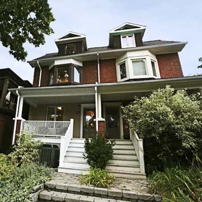 example of a best old house in the neighborhood of canada