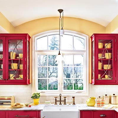 Shaker Kitchen Ideas on Family In Red And White Kitchen With Shaker Style Flat Panel Cabinets