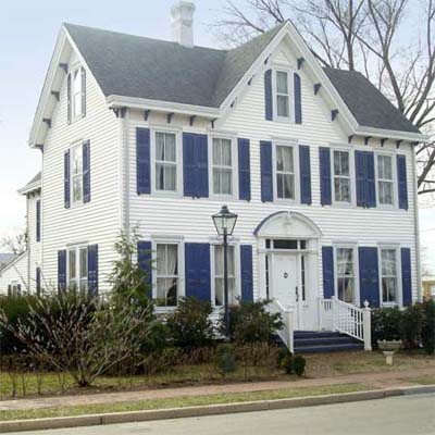 Uma casa em Estilo Federal Antigo em Delaware, preço em torno de $200.000