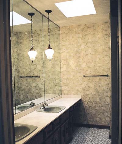Antique Bathroom Lighting on Before   Updated Vintage Bath Before And After   Photos   Bathrooms