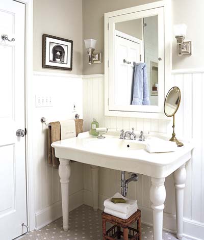 Antique Bathroom Lighting on Old Style Sink   Updated Vintage Bath Before And After   Photos