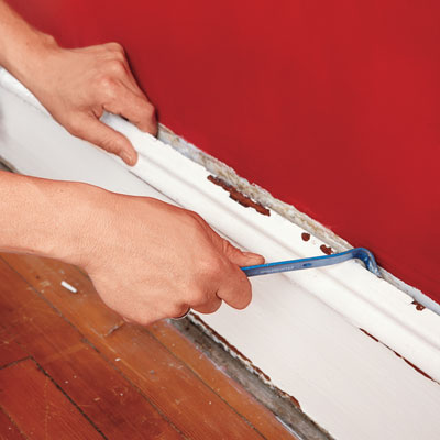 removing baseboard molding