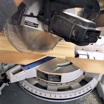 how to cut crown molding