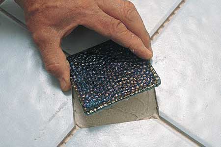 tiling a floor tout
