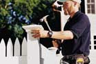 installing a picket fance tout