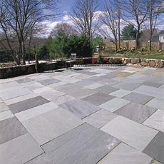 laying a stone patio tout