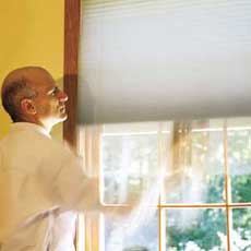 Installing Window Shades tout
