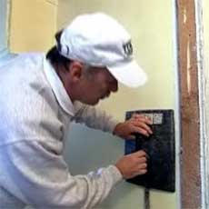 How to Strip Wallpaper