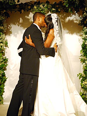 Usher's Wedding Album - SEALING THE DEAL : People.com