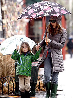 10 Star Signs Spring Is Here! - 6. BIG UMBRELLAS : People.com