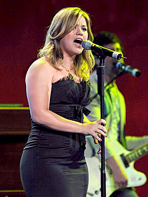 Food thoughts.: Kelly Clarkson
