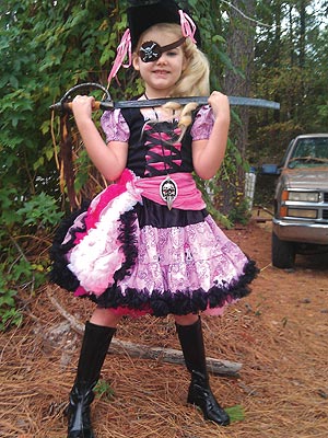 Toddlers & Tiaras Star Eden Wood Dresses Up for Halloween - TV News ...