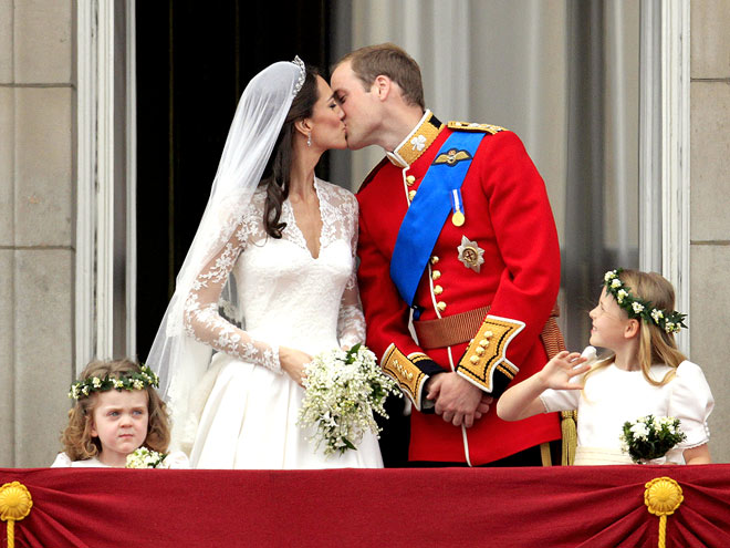 THE KISS photo | Royal Wedding, Kate Middleton, Prince William