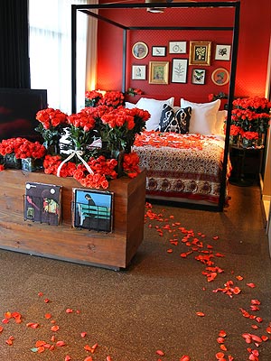 Jason Derulo Showers Jordin Sparks with 10,000 Roses| Couples, Valentine's Day, Jason Derulo, Jordin Sparks