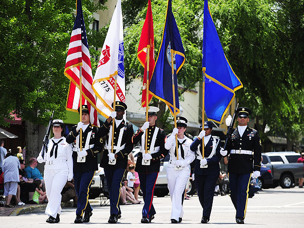 See How People Around the World Pay Tribute to Our Troops on Memorial ...