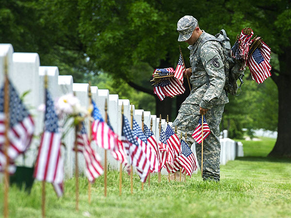 See How People Around the World Pay Tribute to Our Troops on Memorial ...