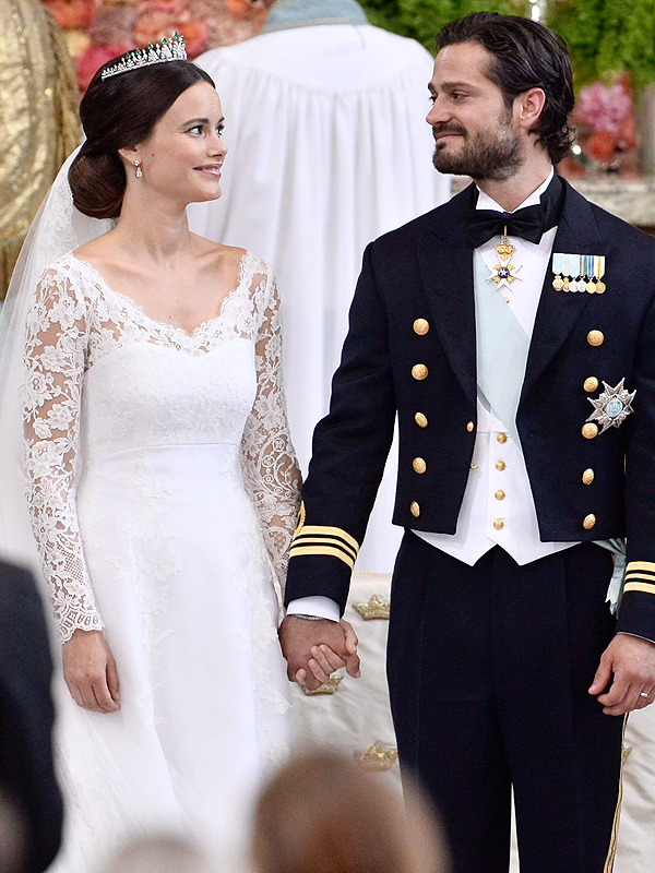 See Swedish Princess Sofia’s Stunning Wedding Dress and Tiara! (PHOTO ...